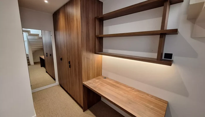 Réalisation d'un dressing à Nantes par l’ATELIER POMPIERRE