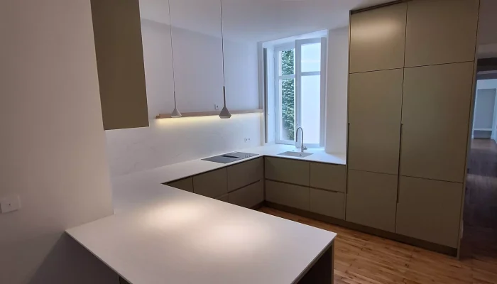 Réalisation d'une cuisine sur mesure à Nantes par l’ATELIER POMPIERRE