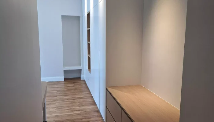 Réalisation d'un dressing à Nantes par l’ATELIER POMPIERRE