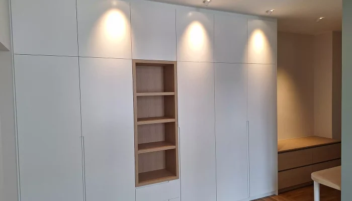 Réalisation d'un dressing à Nantes par l’ATELIER POMPIERRE