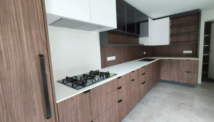 Réalisation d'une cuisine sur mesure à Nantes par l’ATELIER POMPIERRE