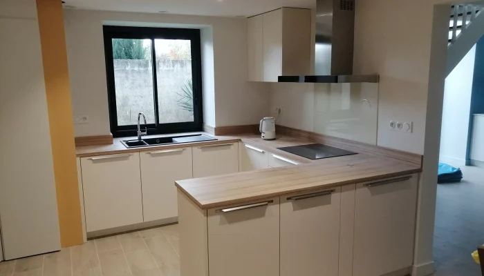 Réalisation d'une cuisine sur mesure à Nantes par l’ATELIER POMPIERRE