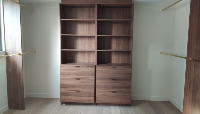 Réalisation d'un dressing à Nantes par l’ATELIER POMPIERRE