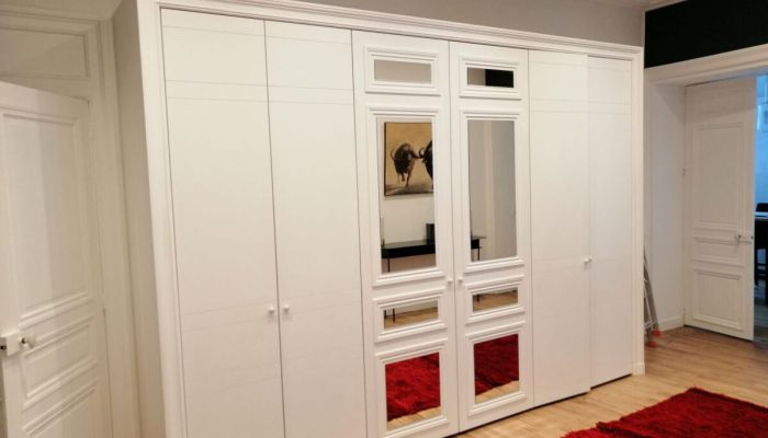 Réalisation d'un dressing à Nantes par l’ATELIER POMPIERRE