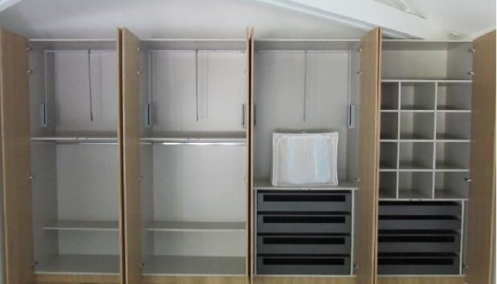 Réalisation d'un dressing à Nantes par l’ATELIER POMPIERRE