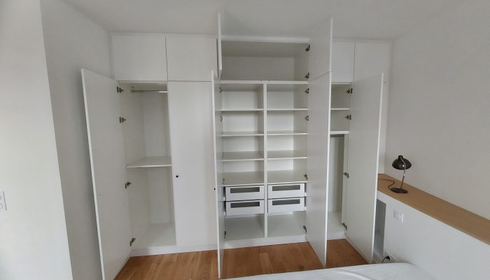 Réalisation d'un dressing à Nantes par l’ATELIER POMPIERRE