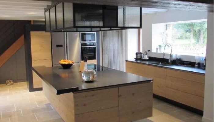 Réalisation d'une cuisine sur mesure à Nantes par l’ATELIER POMPIERRE
