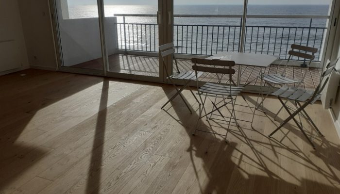 Réalisation d'un parquet intérieur à Nantes par l’ATELIER POMPIERRE